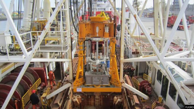 The Fugro Voyager can recover high-quality, undisturbed soil samples using Fugro’s advanced SEADEVIL® coring system.
