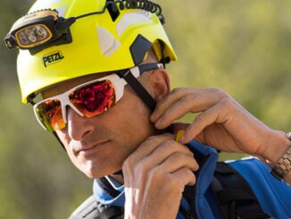 The Vertex® helmet features a six-point textile suspension to provide a secure fit on the head.